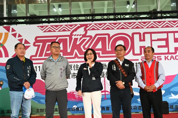 議長康裕成為114年全國原住民族運動會高雄市代表隊授旗，喊話將冠軍留高雄
