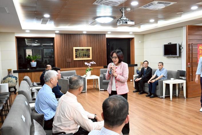LINE_ALBUM_202551議長表揚114年全國模範勞工高雄市當選勞工_250501_3(共3張)-3