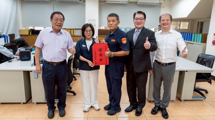 掃毒阻詐有功 議長康裕成、議員黃明太感謝茄萣員警守護地方治安