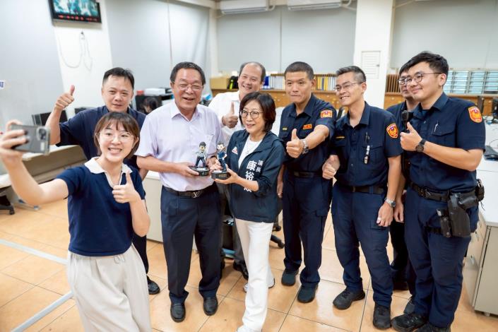 LINE_ALBUM_20250626警察局湖內分局茄萣分駐所考察並致贈慰勞金_250626_16_0(共5張)-4