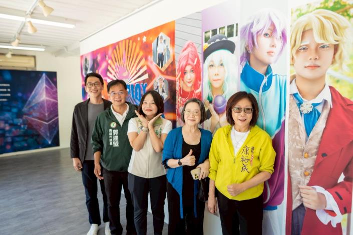 LINE_ALBUM_20250903康議長拜訪中華藝校_250903_2(共4張)-3
