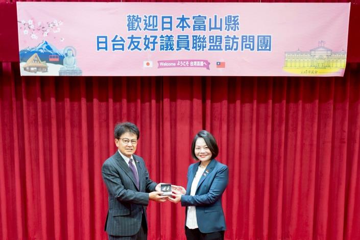 LINE_ALBUM_20251120富山縣議會來訪_251120_4(共6張)-3