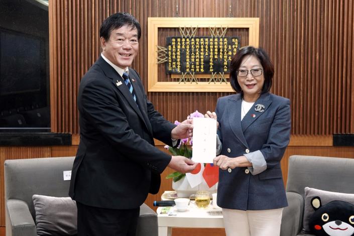 神奈川縣議會杉山信雄議員拜會康議長　親遞2025日台交流高峰會邀請函