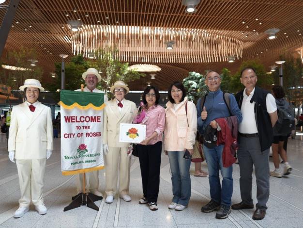 康議長率團出訪美國波特蘭玫瑰節 代表高雄出席龍舟賽與花車遊行 展現城市文化實力