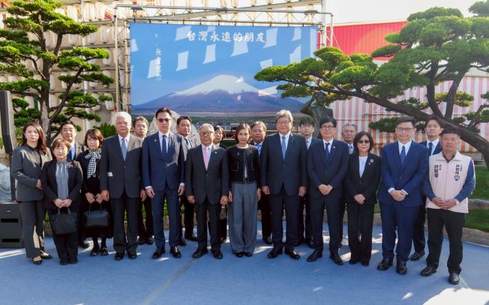 LINE_ALBUM_20251223市府接待萩生田光一眾議員一行14人_251223_1_0(共6張)-3